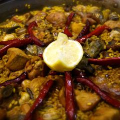 A picture of Paella.