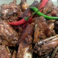 Soy chicken wings A picture of Soy chicken wings.