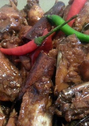 A picture of Soy chicken wings.
