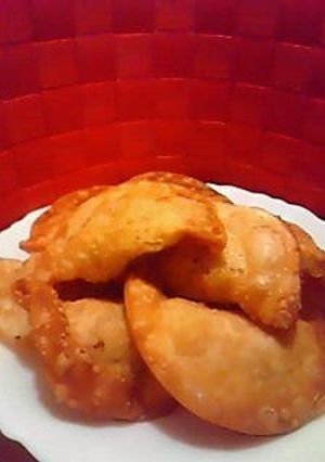 A picture of Easy Samosas with Gyoza Dumpling Skins!.