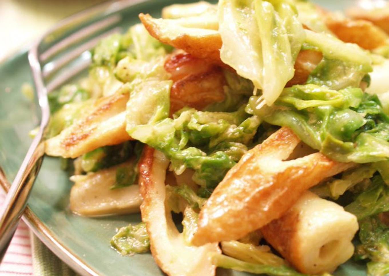 Chikuwa and Cabbage Mayonnaise and Curry Stir Fry