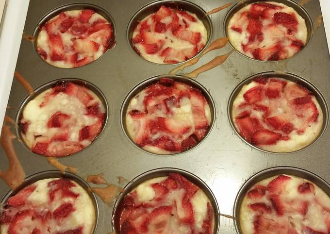 Strawberry Cream Cheese Cobble Muffins