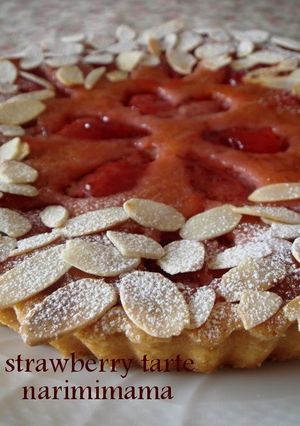 A picture of Strawberry Amandine Tart.