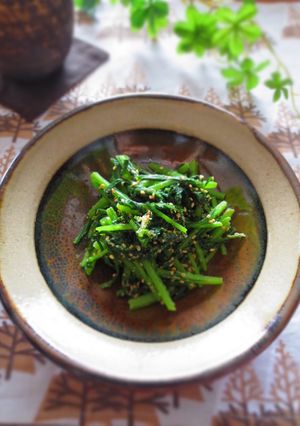 A picture of Chrysanthemum Leaf Namul (Korean-Style Salad).