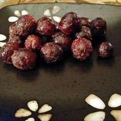 A picture of glitter grapes.