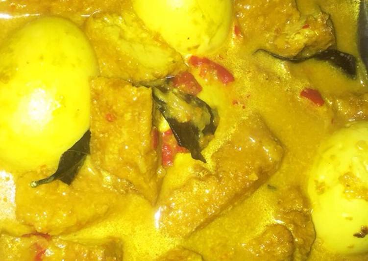 Tahu Telur Kuah Santan