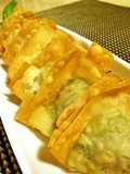 Fried Wonton Dumplings with Chrysanthemum Leaves Seasoned with Yuzu Pepper Paste