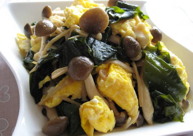 Recipe of Perfect Stir-fried Mushroom, Seaweed, and Egg
