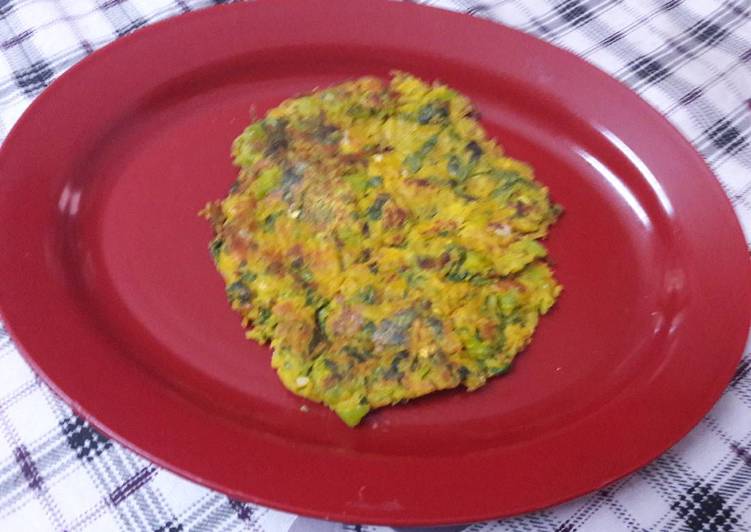 Recipe of Super Quick Homemade Methi.besan.sooji ka cheela