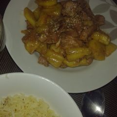 Pineapple Beef with fried rice A picture of Pineapple Beef with fried rice.