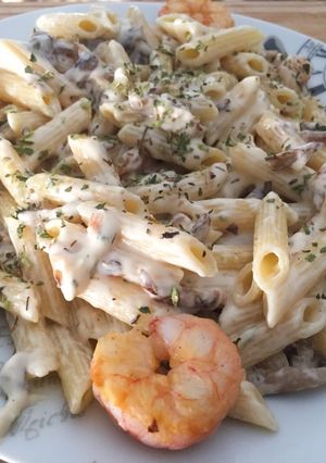 Foto principal de Pasta con gambas y setas