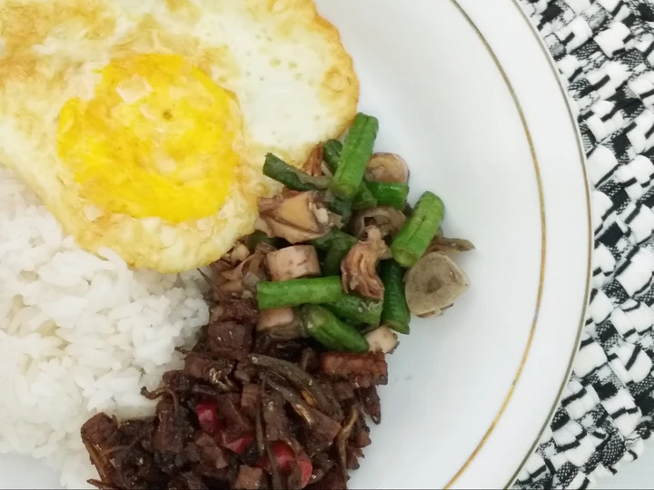 Cara Simple Menyiapkan Resep  Sayur Cumi Asin - Orek Tempe - Telur Ceplok yang Menggugah Selera, Bikin Ketagihan