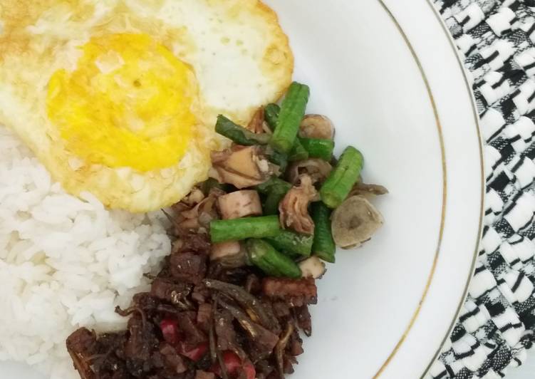 Sayur Cumi Asin - Orek Tempe - Telur Ceplok