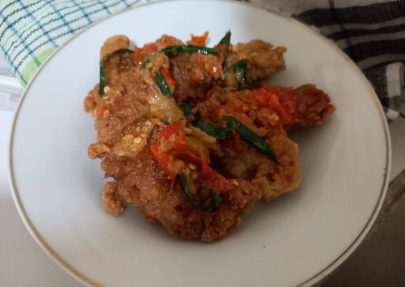Kulit Geprek Sambal Daun Jeruk