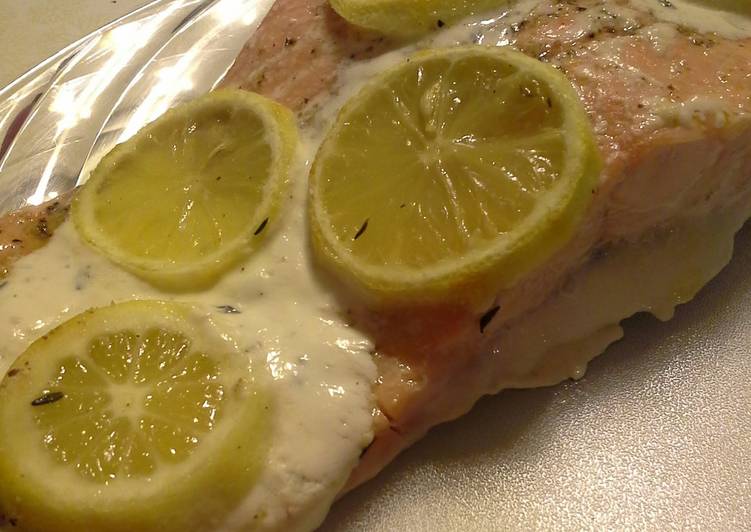 Recipe of Homemade Salmon with Thyme and Three-Lemon Crème Fraîche