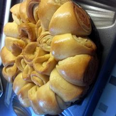 *Happy Bread* A picture of *Happy Bread*.