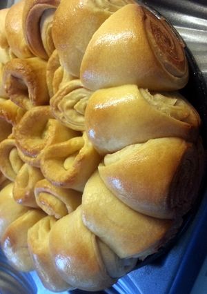 A picture of *Happy Bread*.