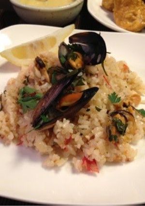 A picture of Greek-Style Mussel Pilaf Cooked in a Rice Cooker.