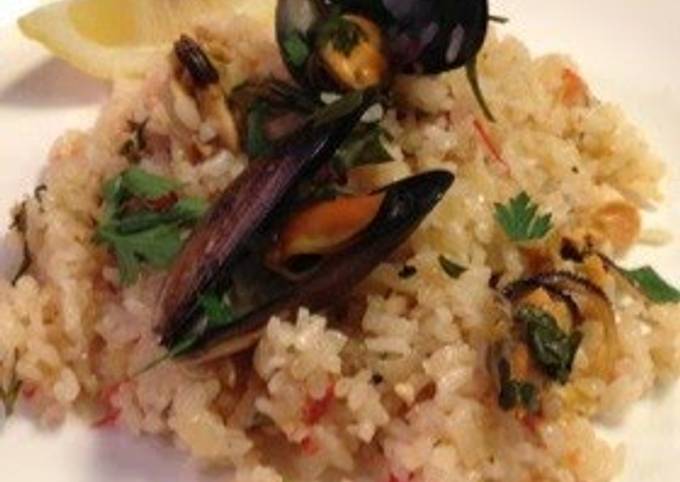 Steps to Prepare Speedy Greek-Style Mussel Pilaf Cooked in a Rice Cooker