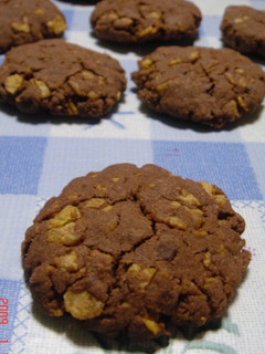 A picture of Chocolate Cookies Crispy with Cornflakes.