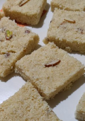 A picture of Sooji ki burfi.