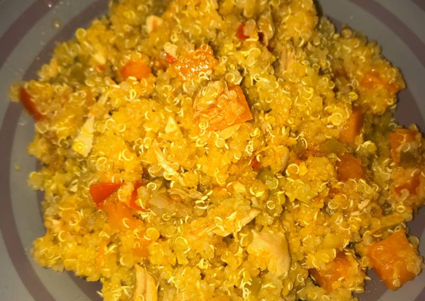 Quinoa con verduras y atún