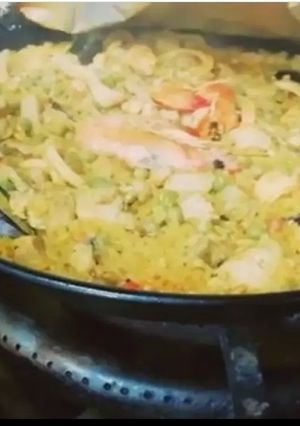 Una foto de Paella de mariscos
