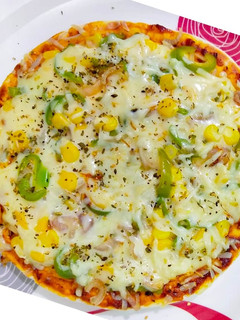 પીઝા (Pizza recipe in gujarati) રેસીપી મુખ્ય ફોટો