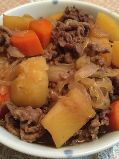 日式馬鈴薯燉肉(肉じゃが) 的食譜成品照片