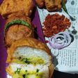 नाशिकचा प्रसिद्ध पाव वडा (pav vada recipe in marathi)