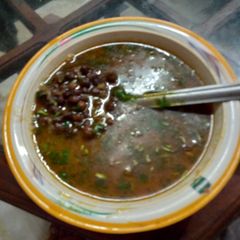 A picture of Kalay channay shorbay wallay.