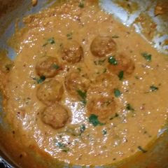 A picture of Aloo kofta.
