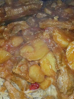 Una foto de Estofado de Matambre con fideos
