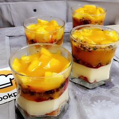A picture of Mango custard shots.