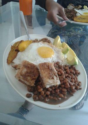 Una foto de Bandeja paisa