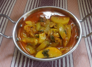 A picture of Parwal aloo ki sabzi.