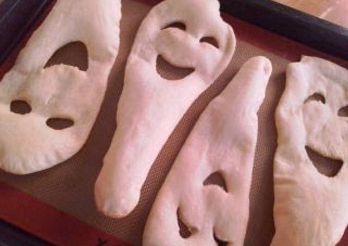 Ghost-Shaped Naan for Halloween Curry