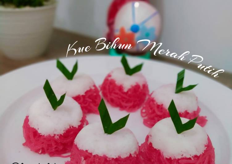 Proses mengolah Kue Bihun Merah Putih (Posbar kemerdekaan RI ke 75 🇮🇩), Lezat Sekali