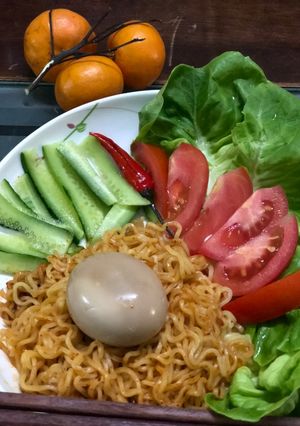 Hình của món Mì gà lót ổ.