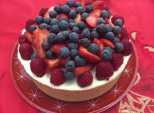 รูปของ ชีสเค้ก ผลไม้ Mixed berry cheesecake (no bake) for Christmas party