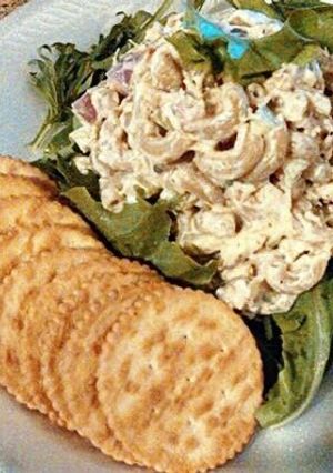 A picture of Chicken & Mac Salad.