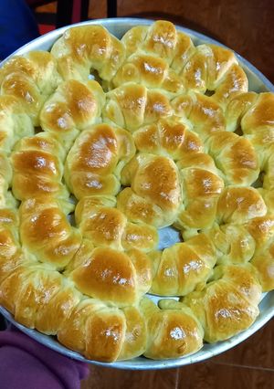 Una foto de MEDIALUNAS Súper Fácil🥐🥐🥐