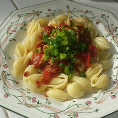 A picture of Garlic and Cherry Tomato Pasta.