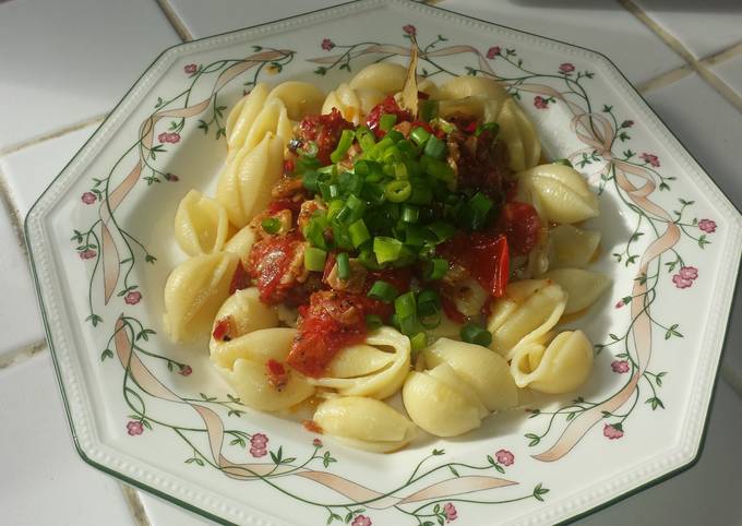 Garlic and Cherry Tomato Pasta