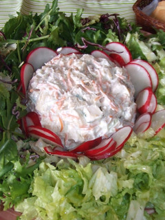 Una foto de Ensalada de pollo con tzatziki