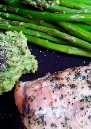 A picture of Lemon Cilantro Salmon w/ Avocado spread:.