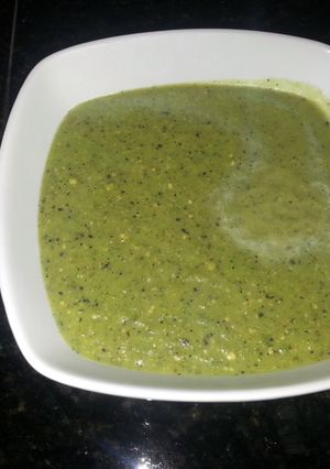A picture of Guacamole salsa.