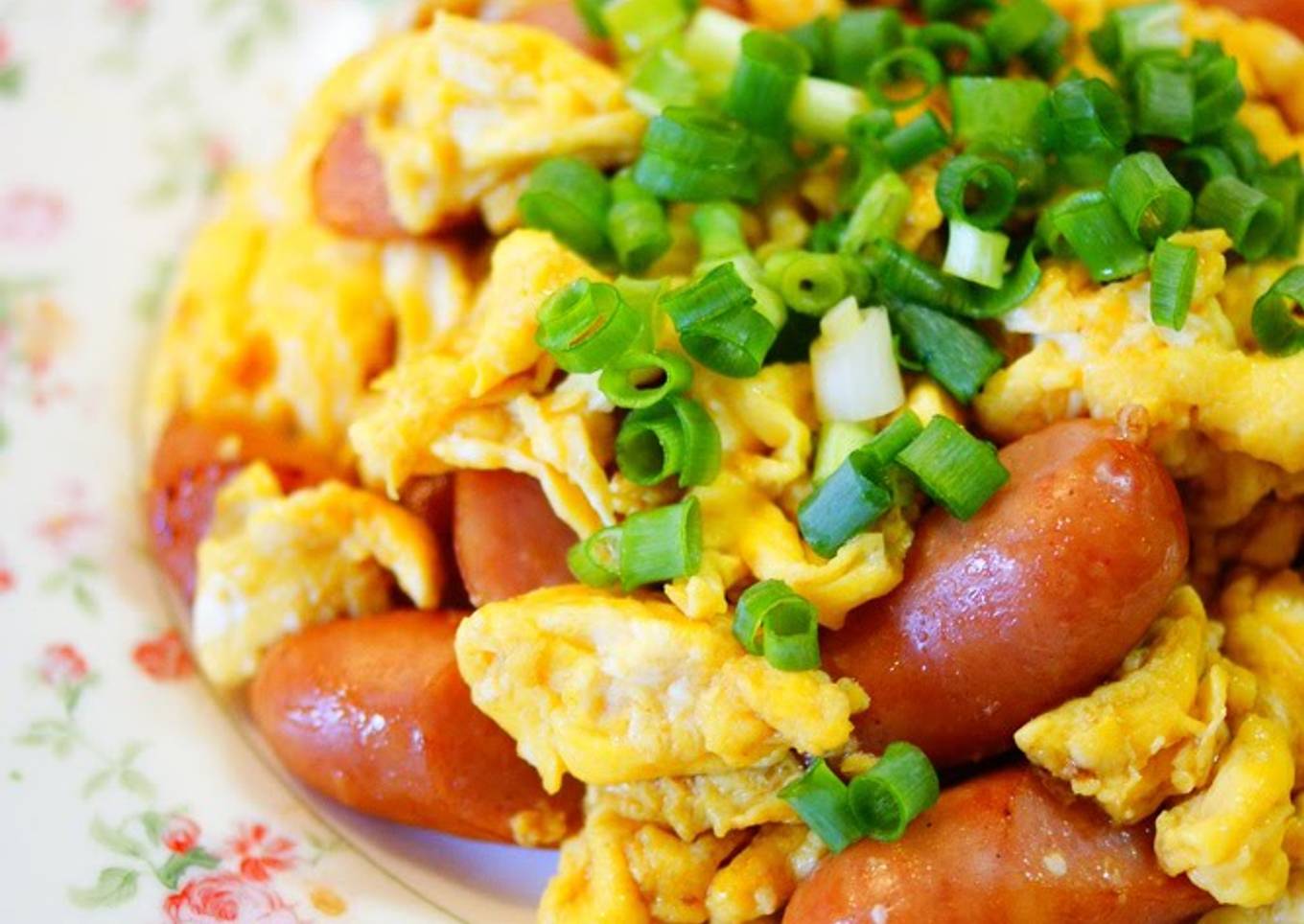 Wiener Sausage and Eggs in Oyster Sauce