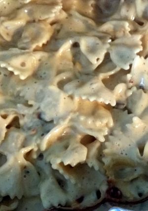 A picture of Spicy bowtie alfredo.
