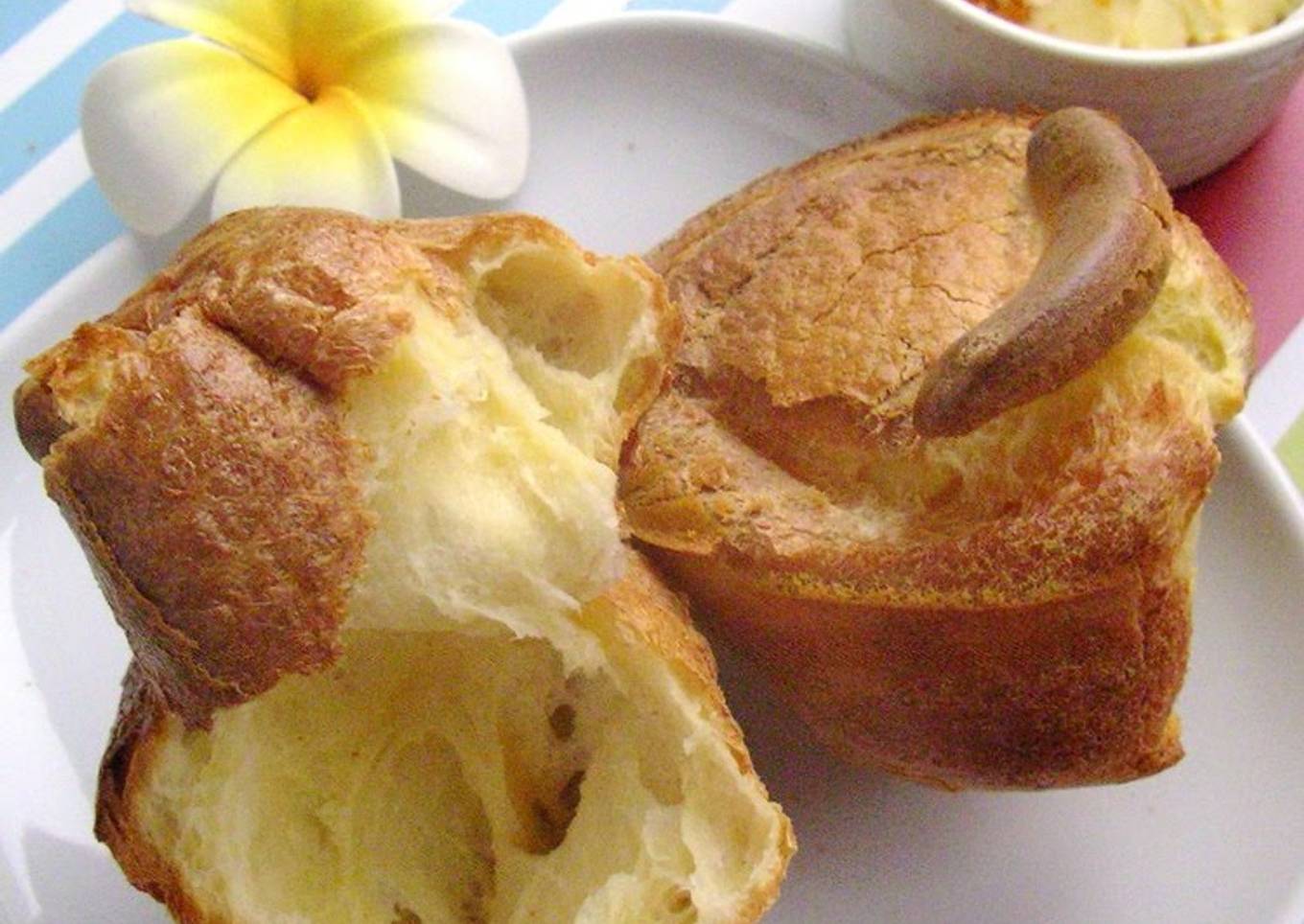 Fluffy Egg Roll Popovers